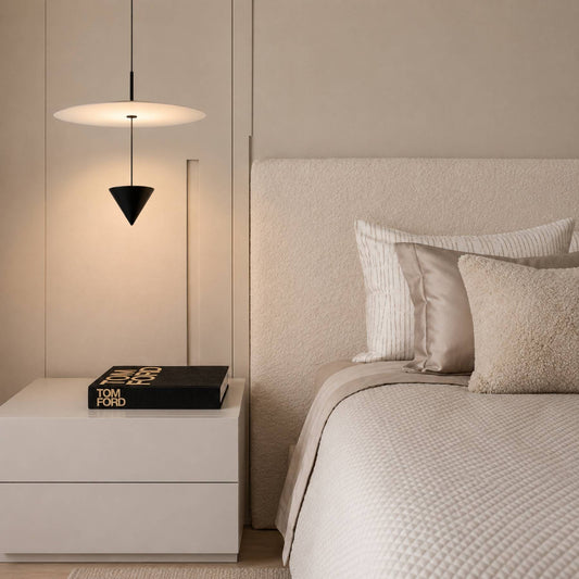 Luminaria de Teto Pendente LED Delta | Design Escultural em Equilíbrio