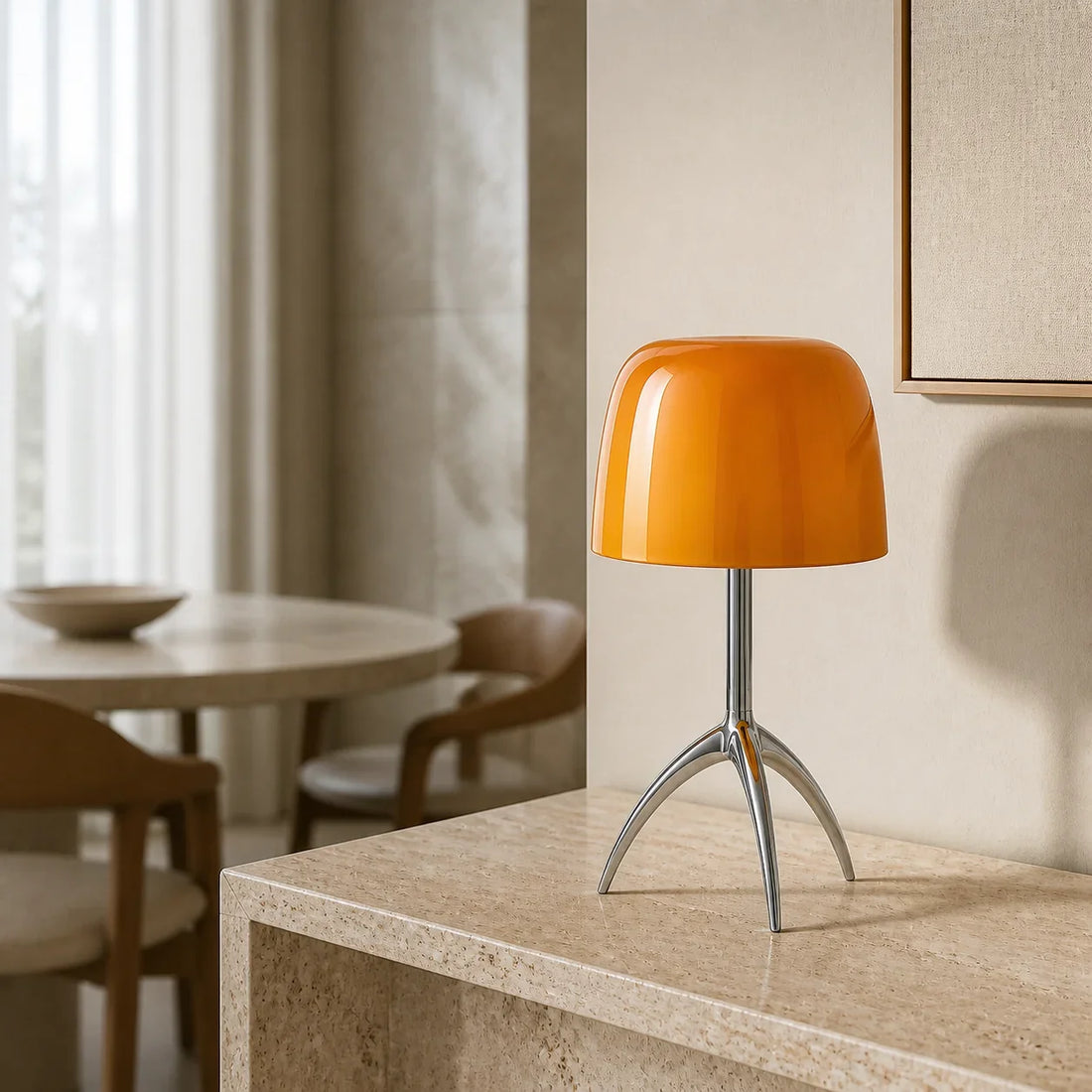 Luminária de Mesa Lumière Laranja em ambiente da BayLux