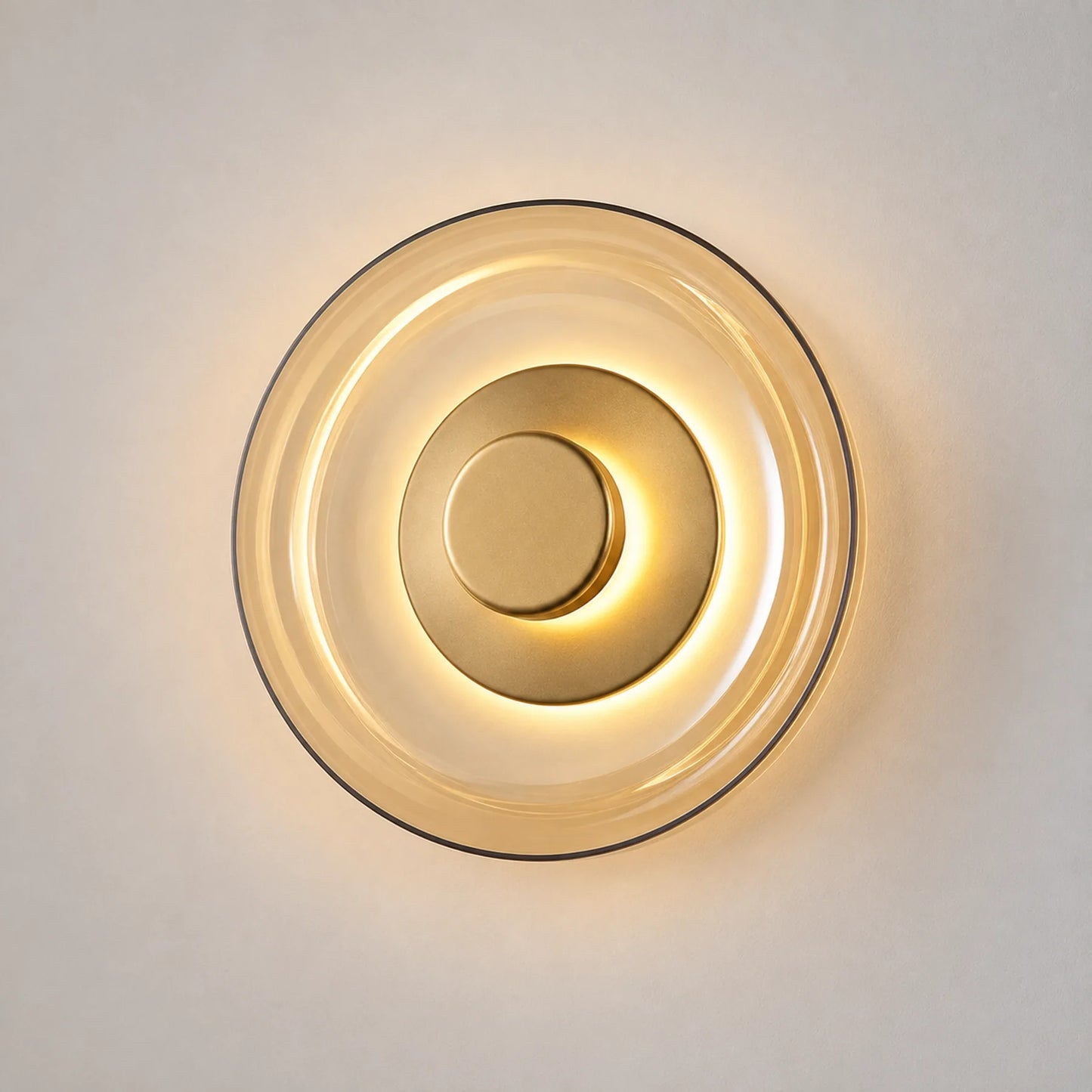 Arandela de parede LED Champagne acesa com luz quente