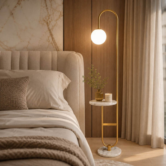 Luminária de Chão Bella com Mesa Lateral | Design Funcional e Sofisticado