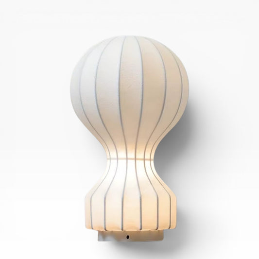 Luminária de Chão Ise | Design Escultural em Seda e Metal