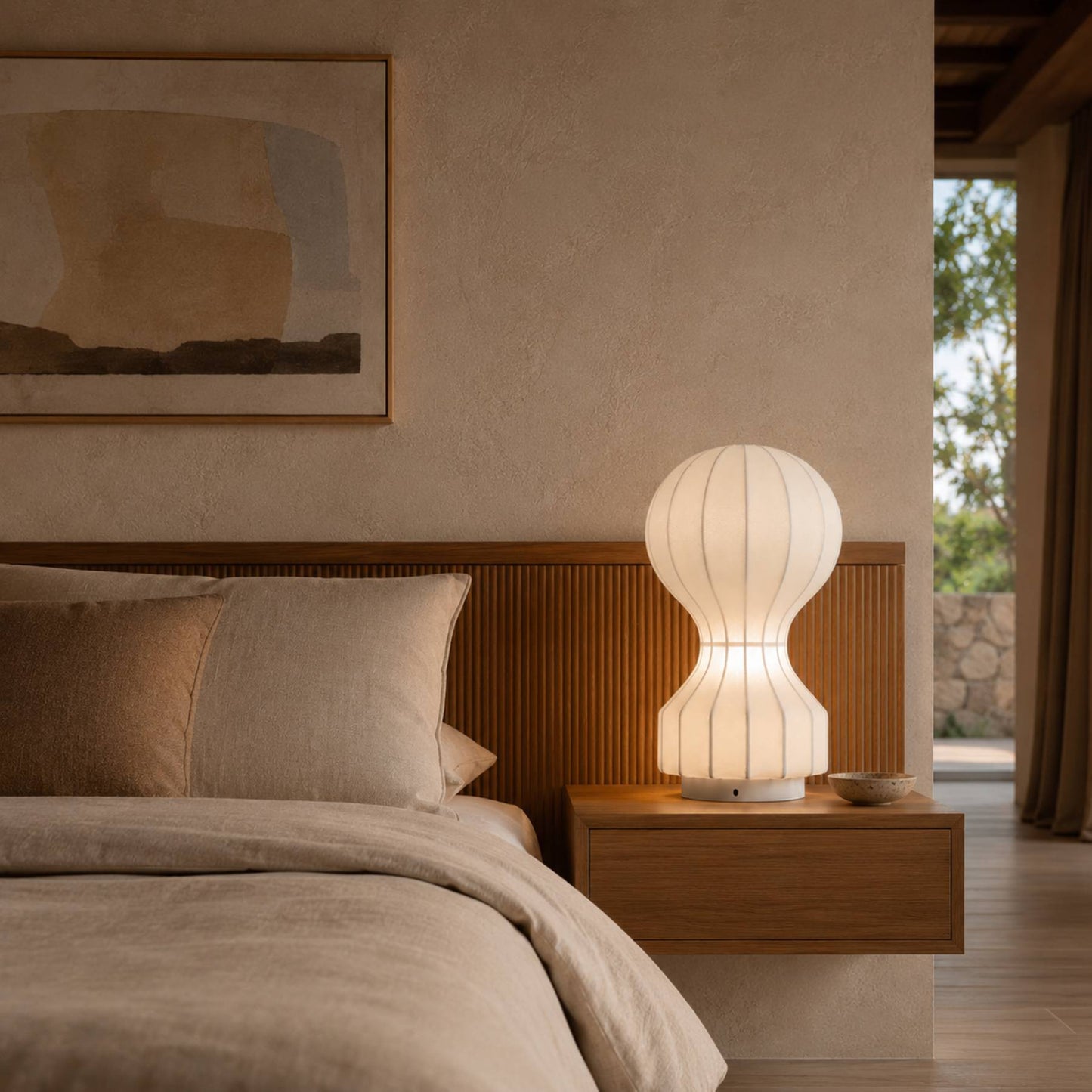 Luminária de Chão Ise | Design Escultural em Seda e Metal