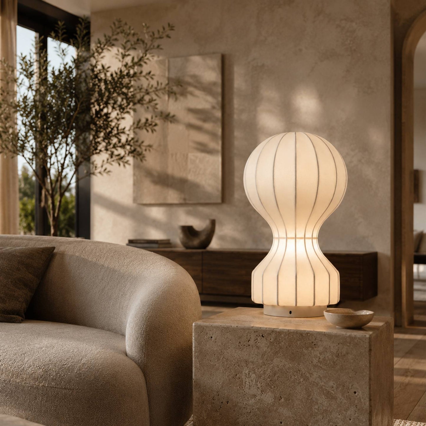 Luminária de Chão Ise | Design Escultural em Seda e Metal