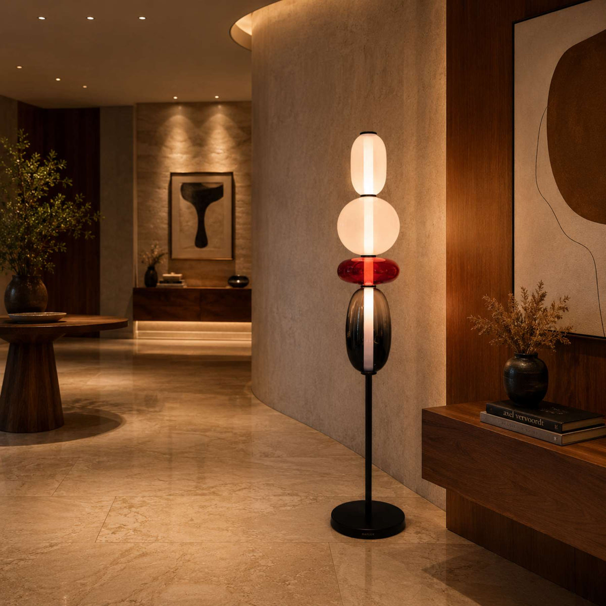 Luminária de piso Verona com 130 centímetros de altura