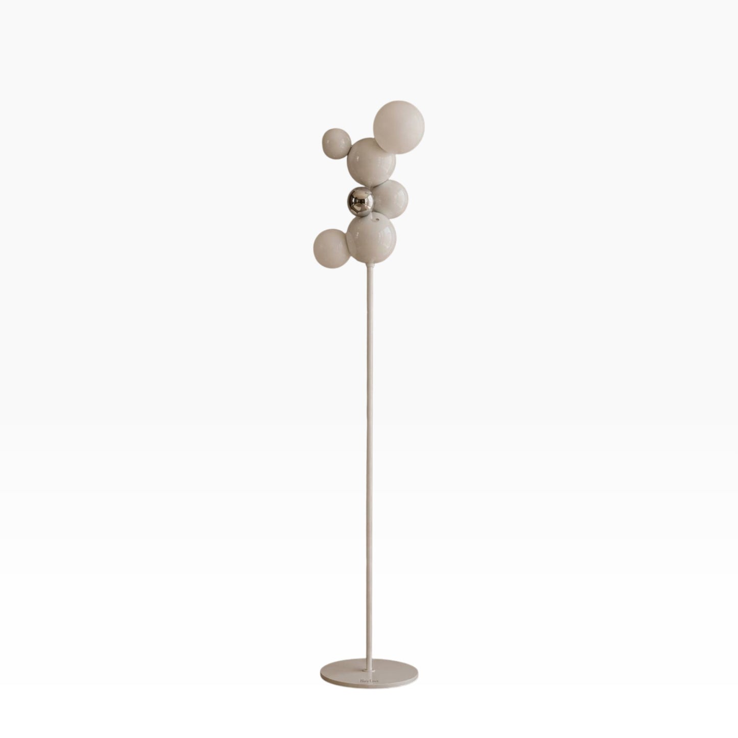 Luminária de Chão Villette | Design Escultural com Esferas de Vidro