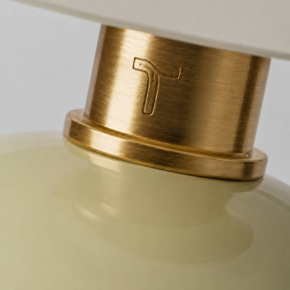 Detalhe da Luminária de Mesa Cogumelo Bege