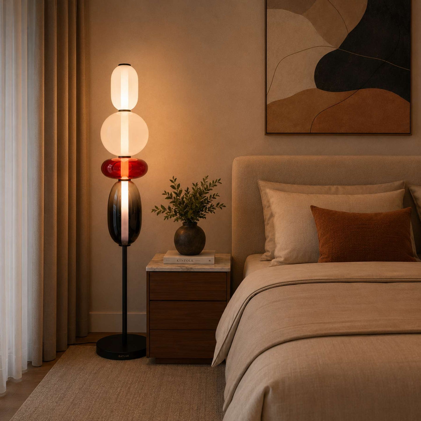 Luminária de Chão Verona | Design Escultural em Vidro Colorido