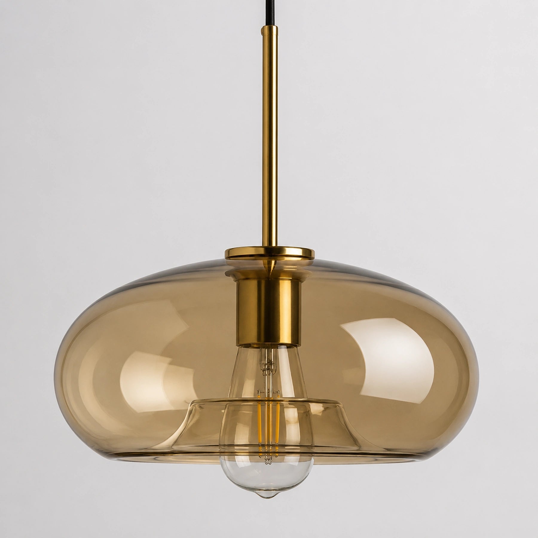 Luminária pendente de vidro âmbar cognac 28 cm com metal dourado