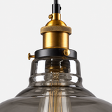 Luminária pendente de vidro cinza fumê — detalhe