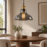 Luminária pendente de vidro cinza fumê — sala-jantar