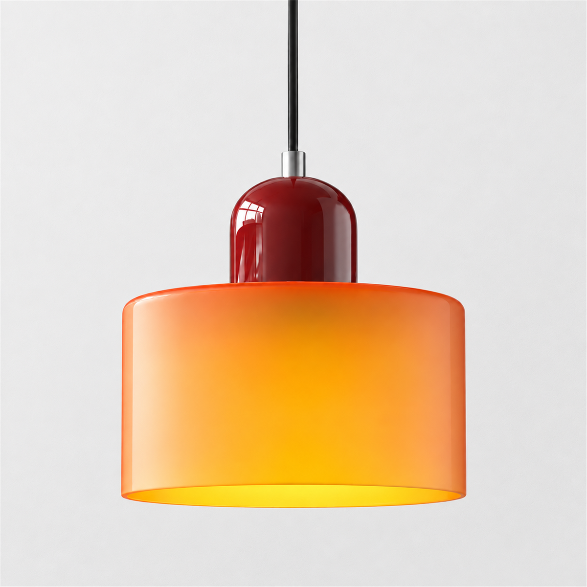 Luminária pendente de vidro laranja e vinho, com cabo preto, vista frontal sobre fundo cinza-claro.